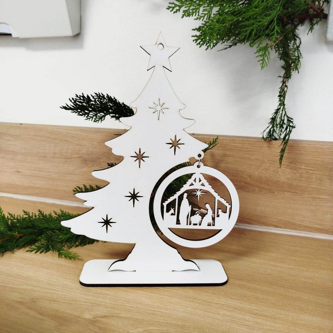 sapin avec sa crèche