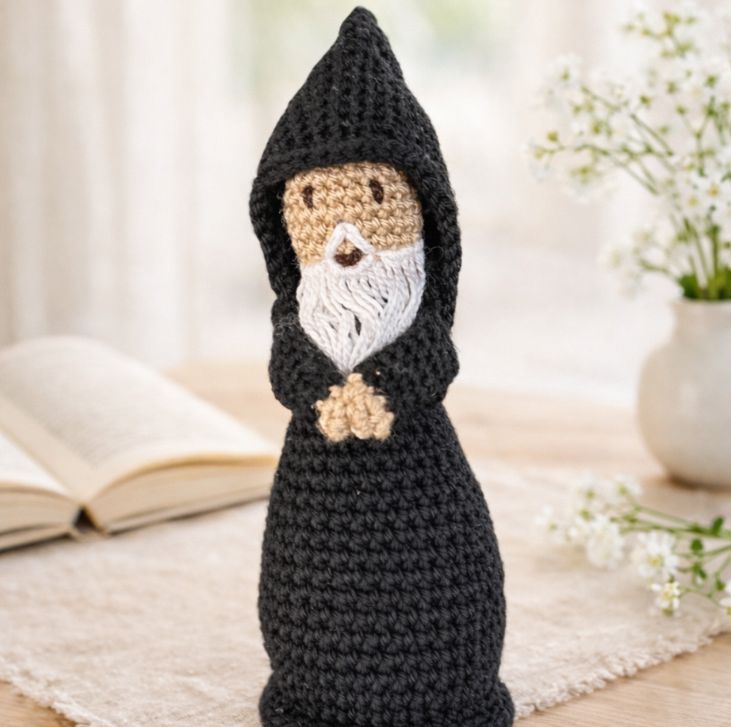 Saint Charbel en crochet